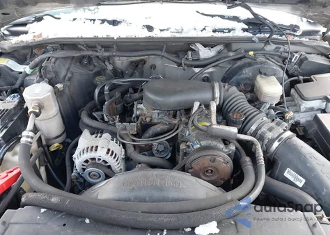 2000 GMC Jimmy Sle z USA, uszkodzony, nr VIN 1GKCS13W2Y2381979